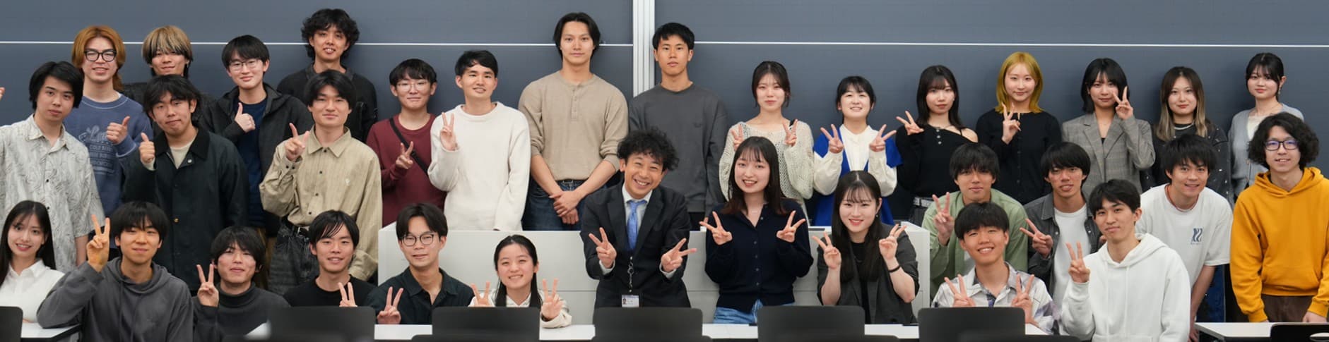 活動歴および当時の関連ビジュアル記録